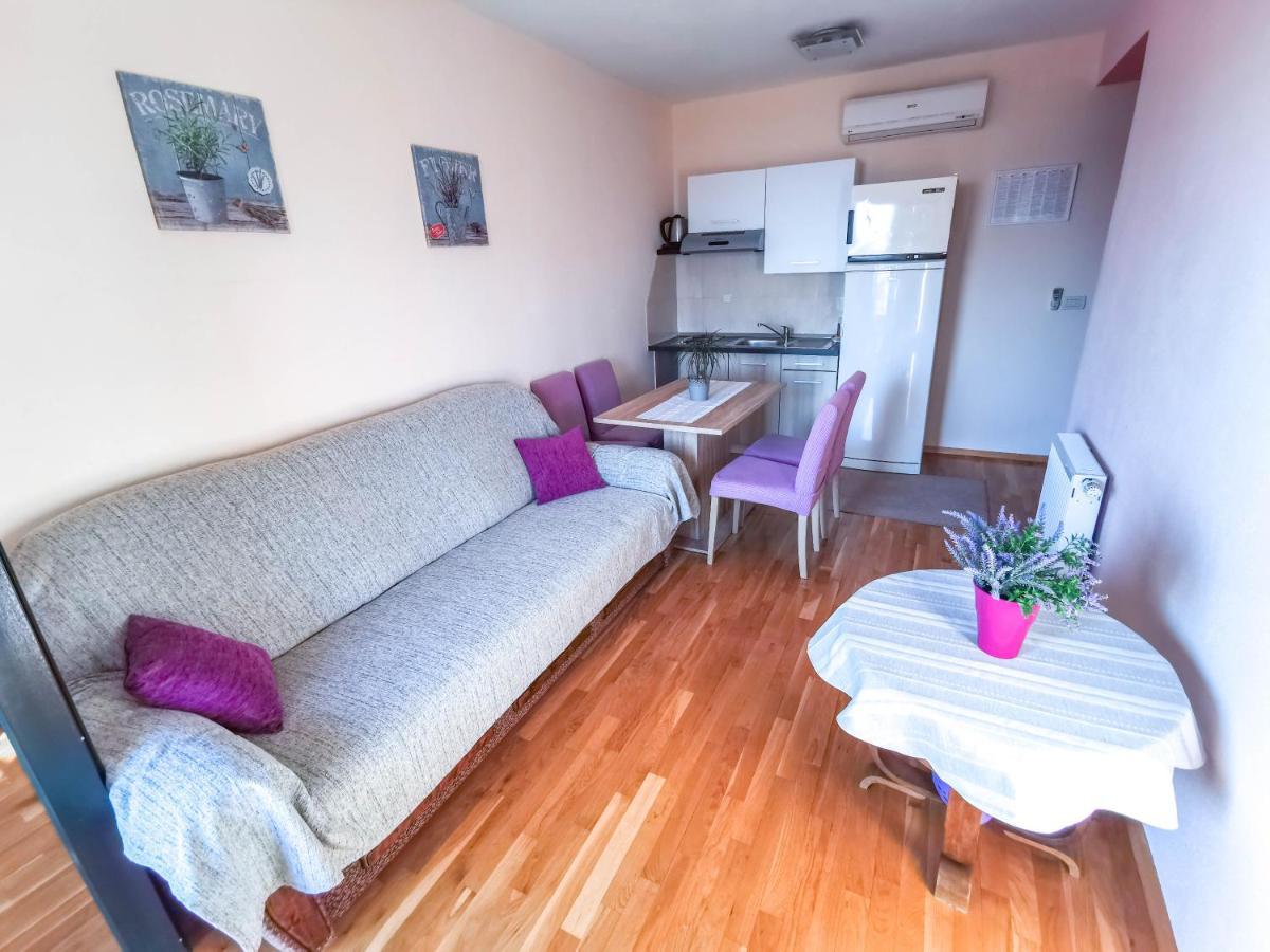 Apartments Vukovic Vanja Makarska Esterno foto