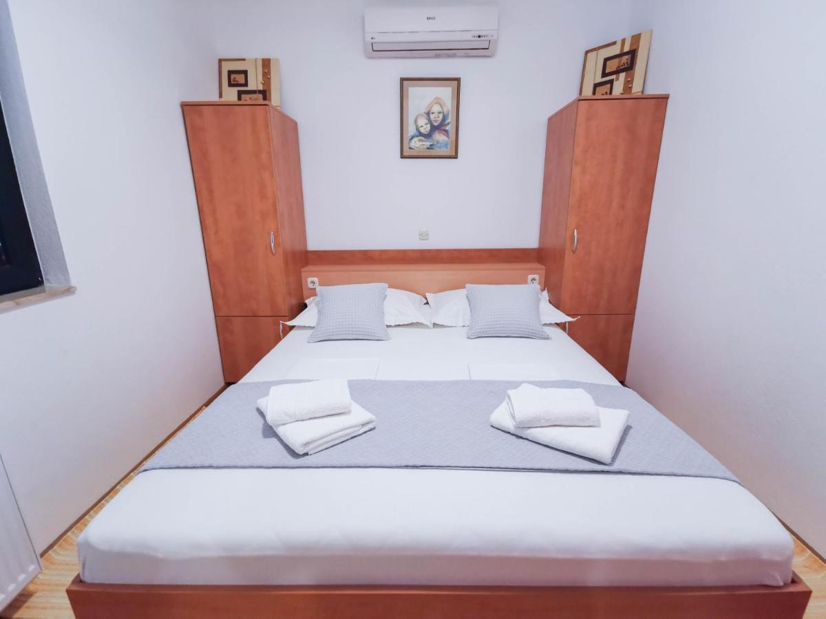 Apartments Vukovic Vanja Makarska Esterno foto