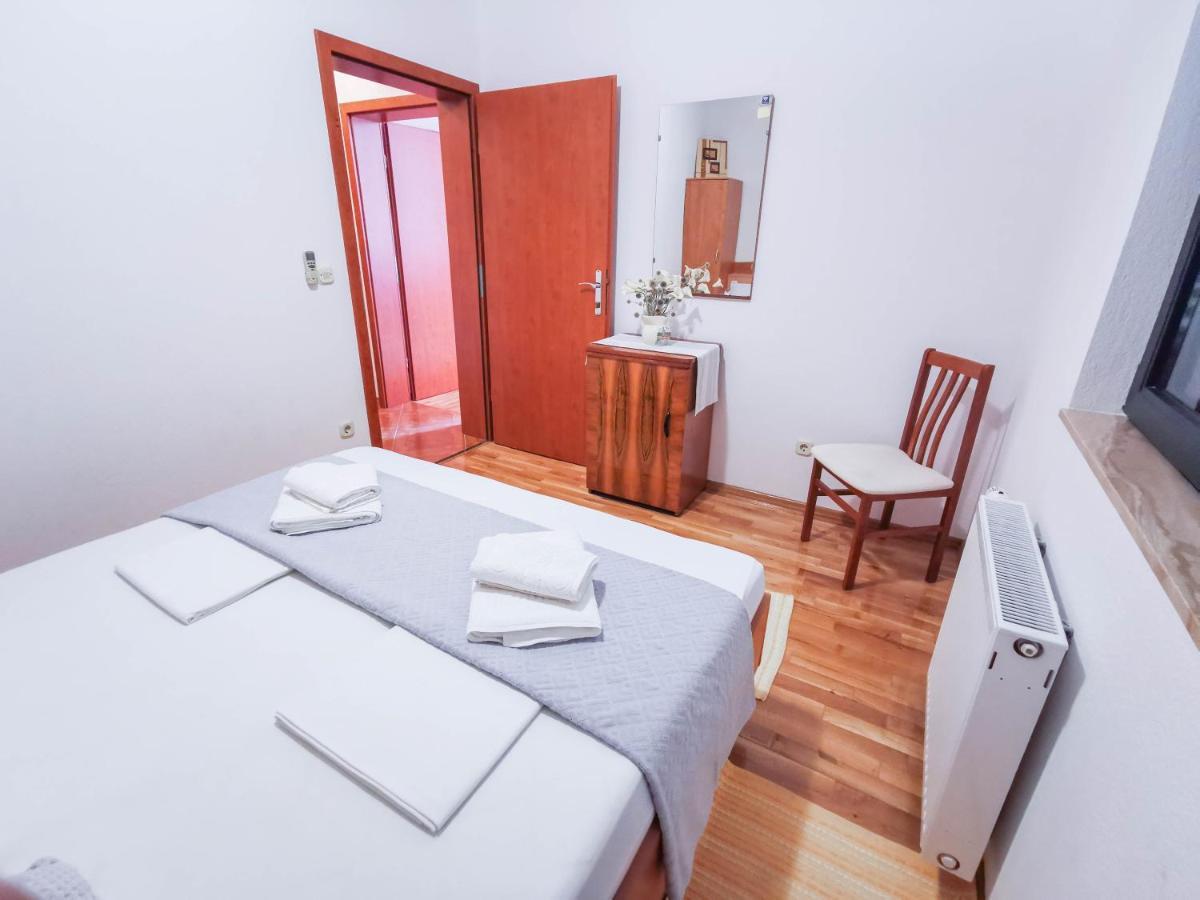 Apartments Vukovic Vanja Makarska Esterno foto