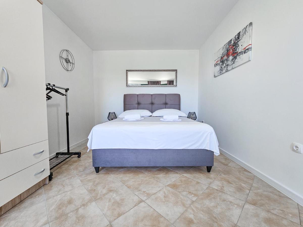 Apartments Vukovic Vanja Makarska Esterno foto
